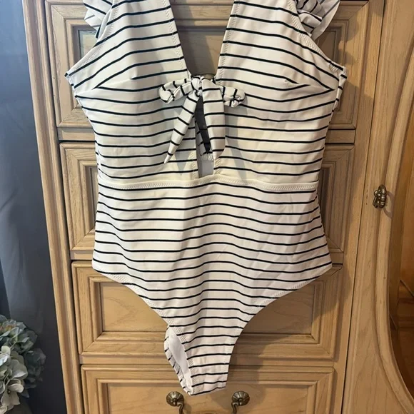 Cupshe White and Black Stripe Ruffle One Piece Swimsuit - Picture 8 of 15